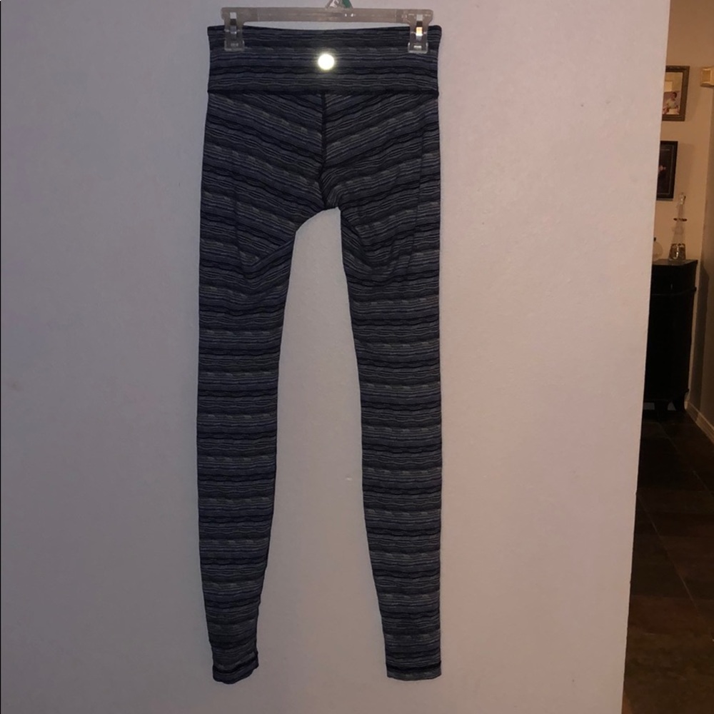 Lulu lemon leggings - Picture 2 of 3